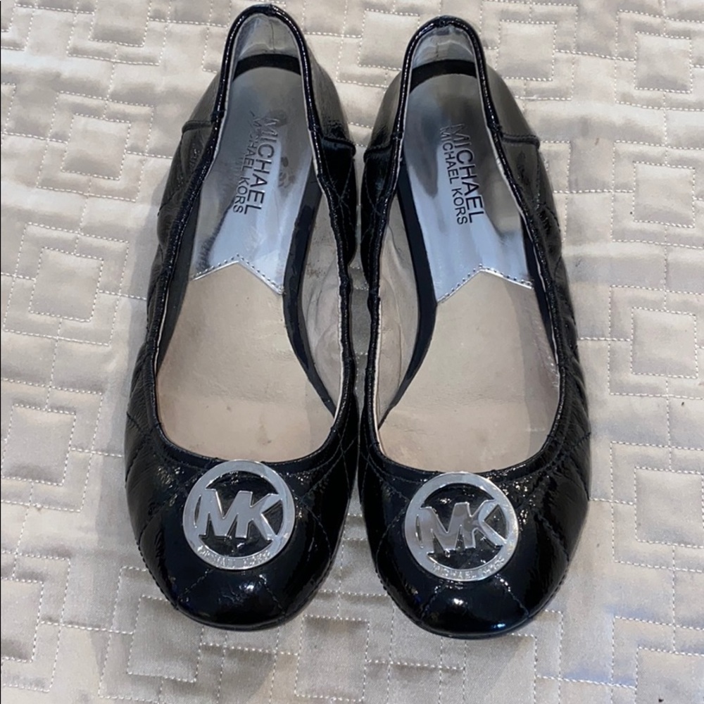 EUC Size 7 MK ballet flats